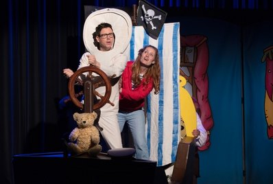 Plakat zum Kindertheater Henrietta und die Schatzinsel