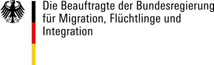 Logo Die Beauftragte der Bundesregierung für Migration, Flüchtlinge und Integration in schwarzer Schrift, daneben der Bundesadler
